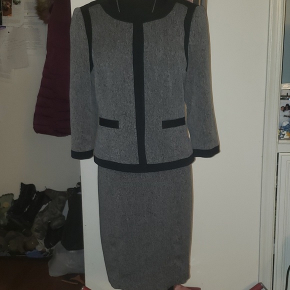 3 Piece Suit, Blazer, Dress, Skirt. - Picture 6 of 6